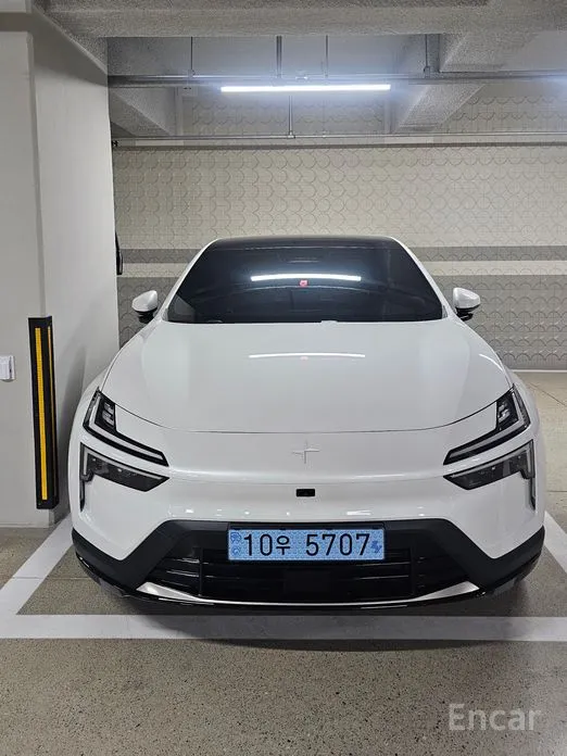 Фото 1 - Polestar 4