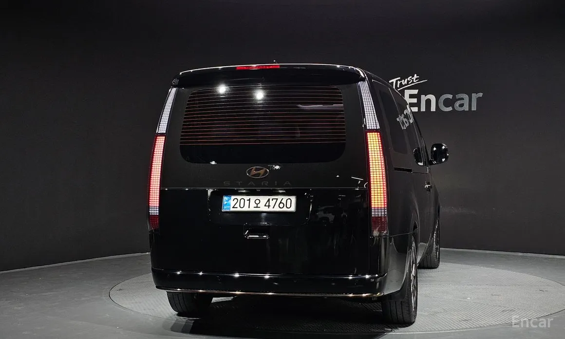 Фото 4 - Hyundai Staria