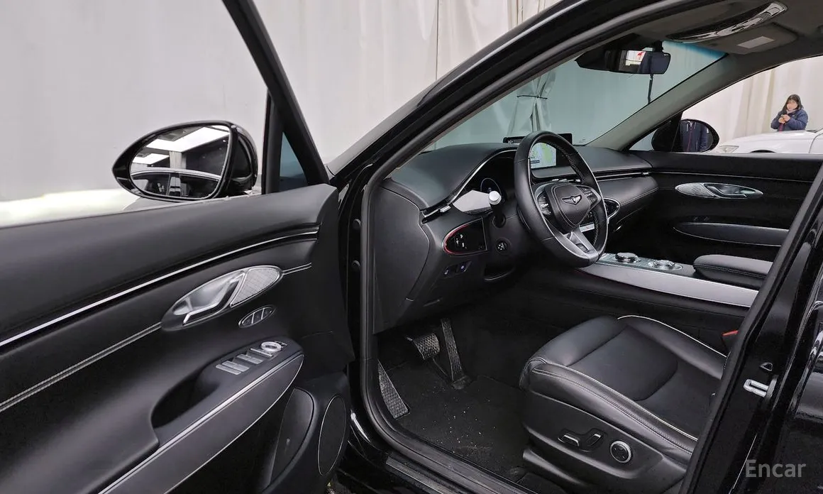 Фото 10 - Genesis GV70