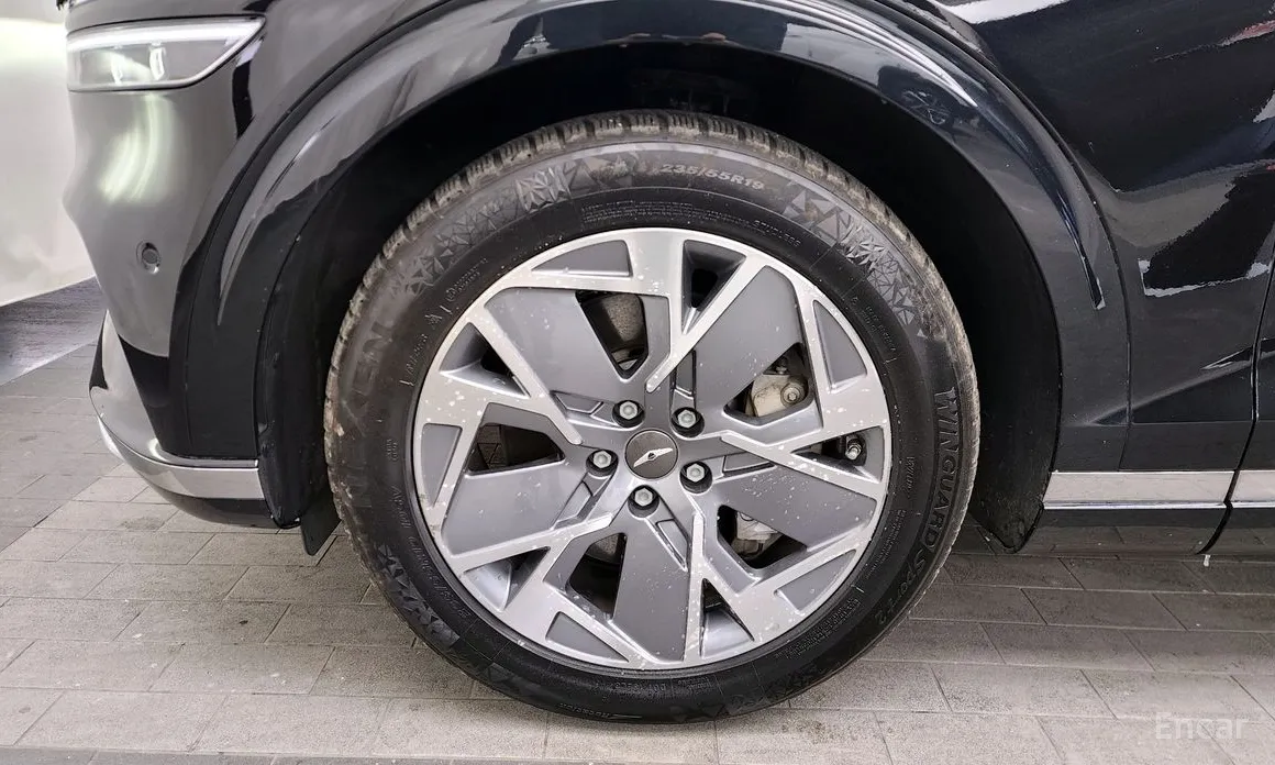 Фото 5 - Genesis GV70