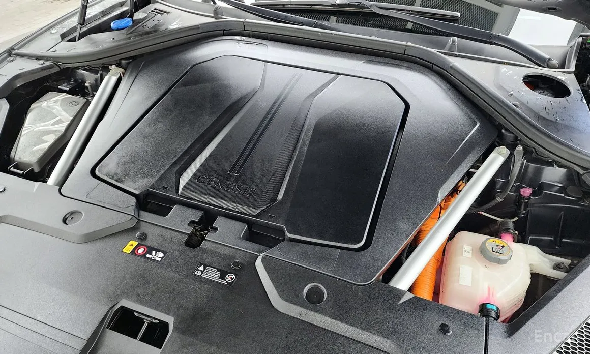 Фото 6 - Genesis GV70