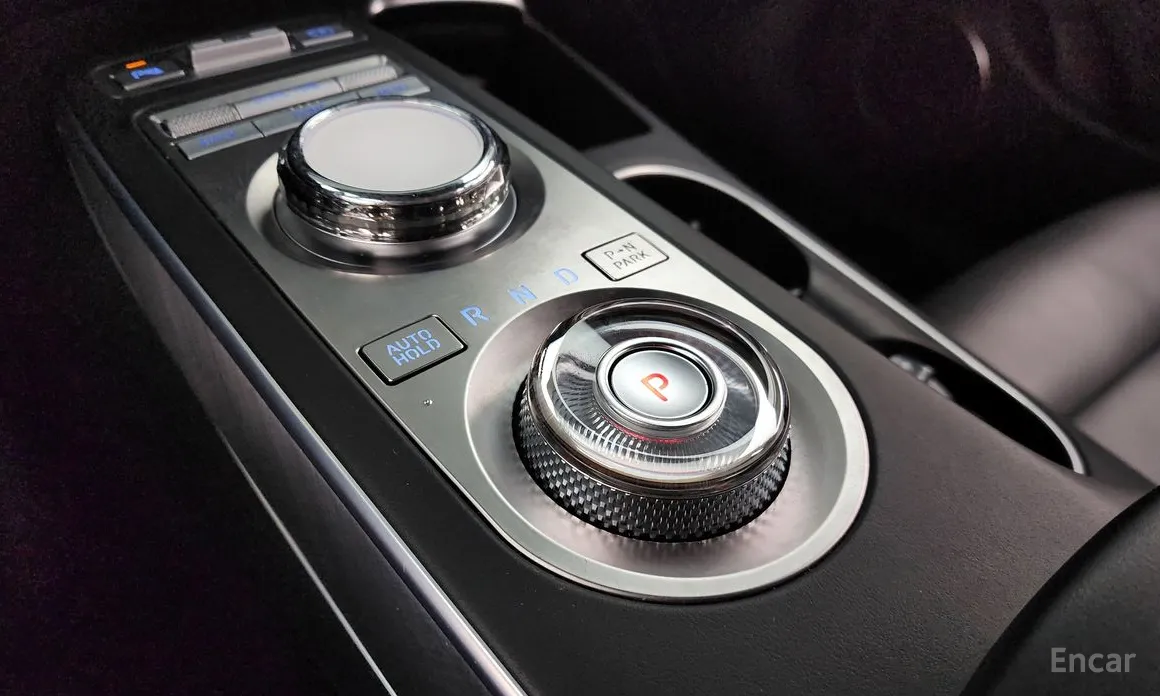 Фото 9 - Genesis GV70