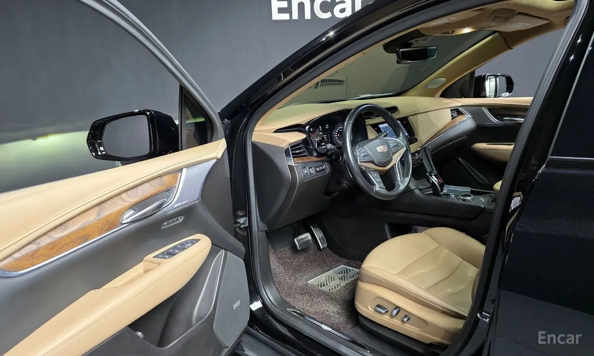 Фото 10 - Cadillac XT5