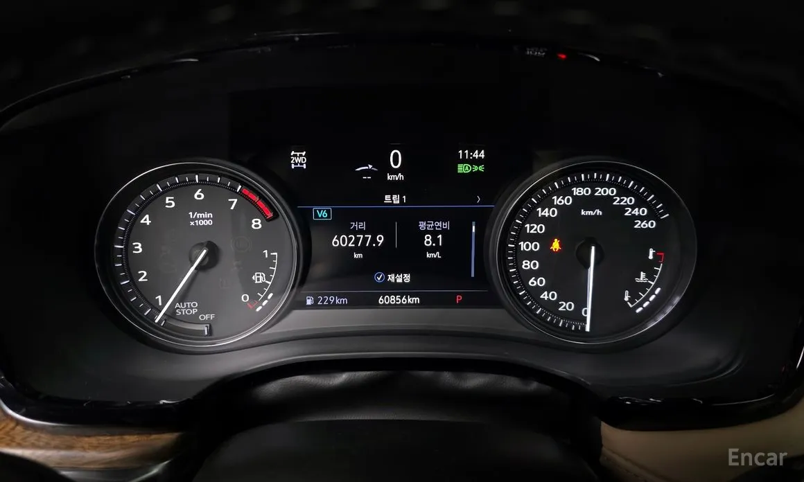 Фото 8 - Cadillac XT5