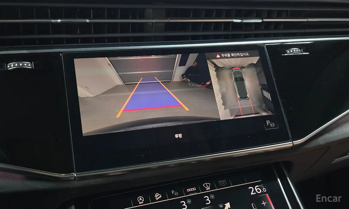 Фото 16 - Audi Q7