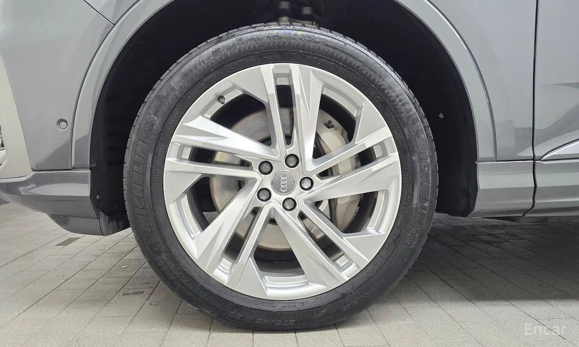 Фото 5 - Audi Q7