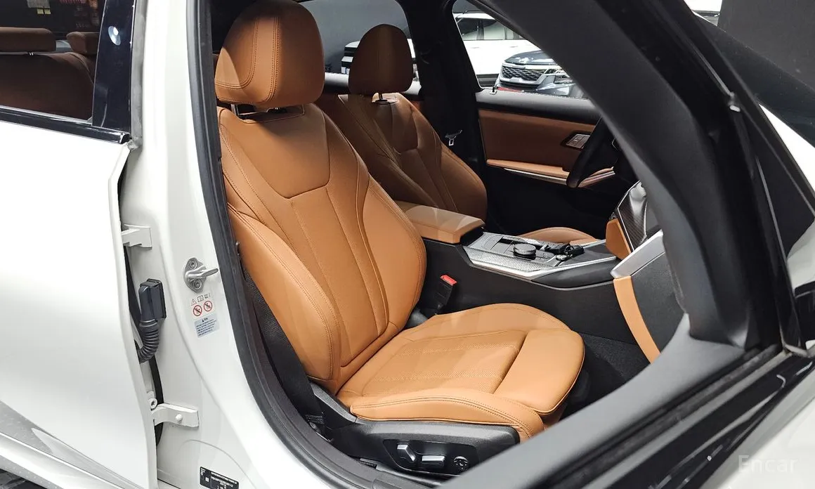 Photo 10 - BMW 3 Series