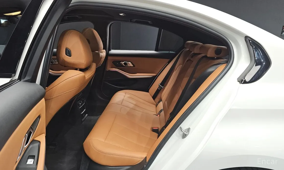 Photo 12 - BMW 3 Series