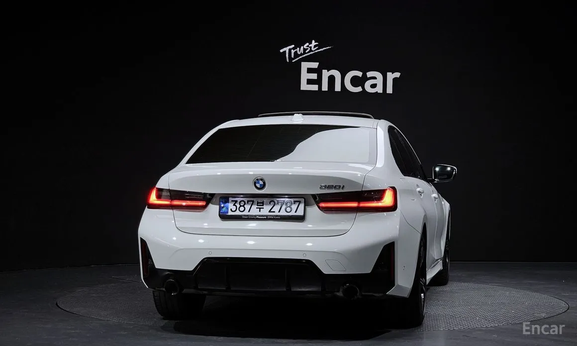 Photo 4 - BMW 3 Series