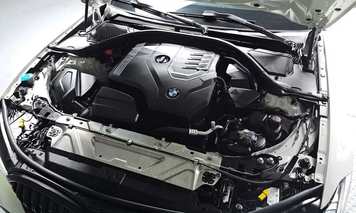 Photo 6 - BMW 3 Series