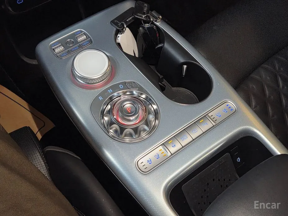 Фото 17 - Genesis GV60