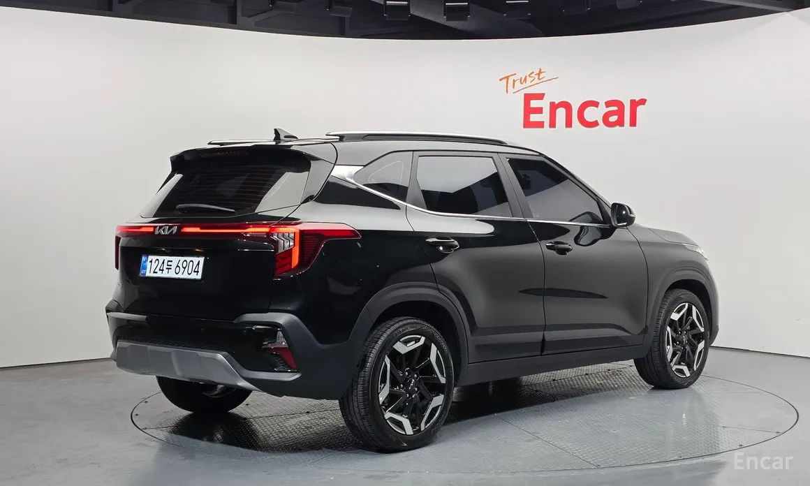 Фото 2 - Kia Seltos