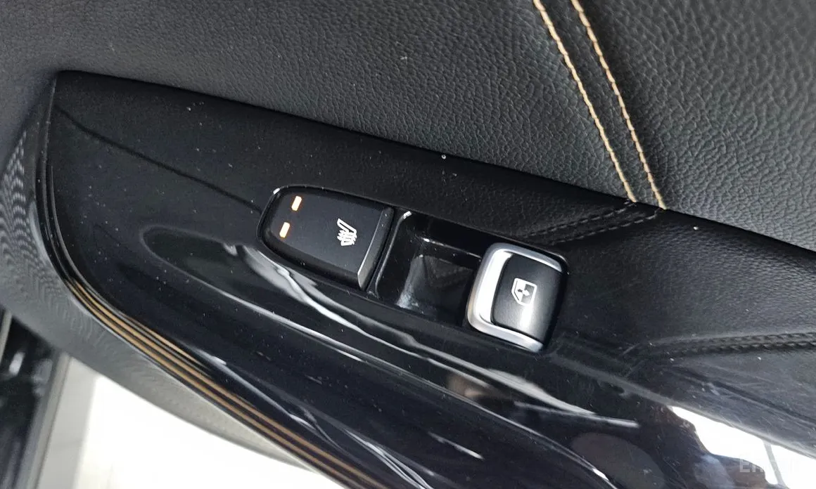 Фото 19 - Kia K5