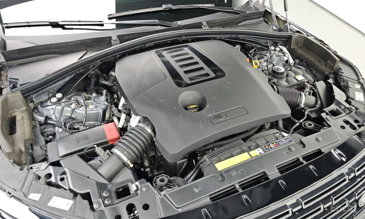 Фото 10 - Land Rover Range Rover Velar