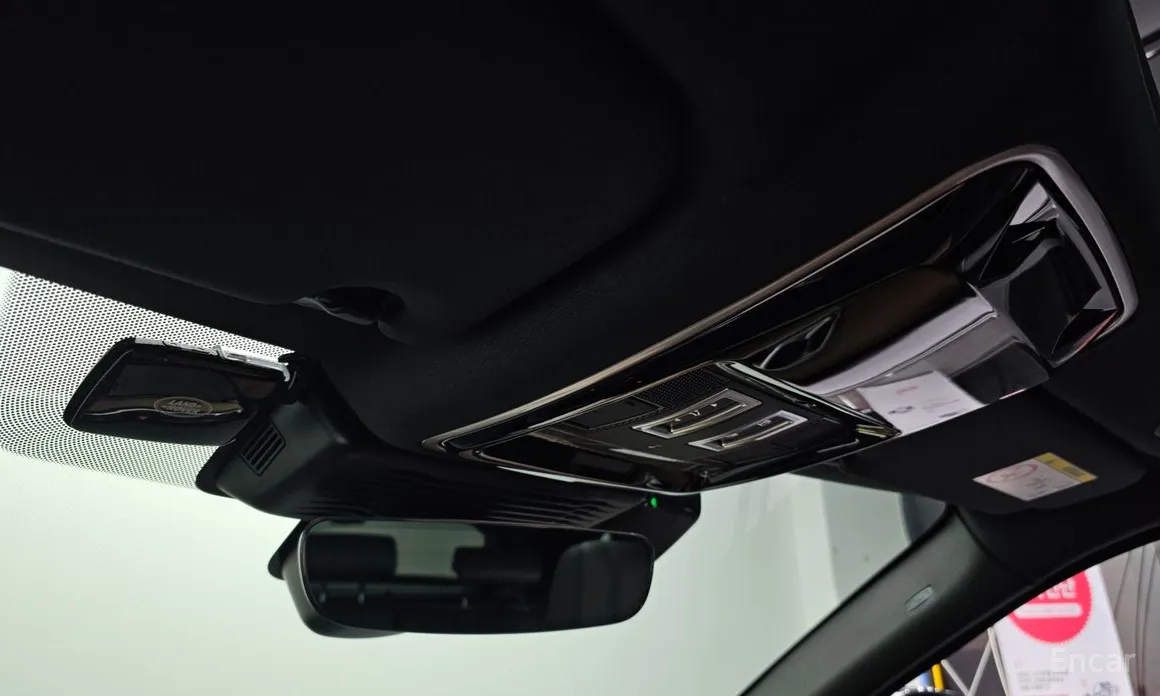 Фото 16 - Land Rover Range Rover Velar