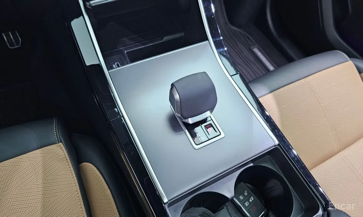 Фото 18 - Land Rover Range Rover Velar