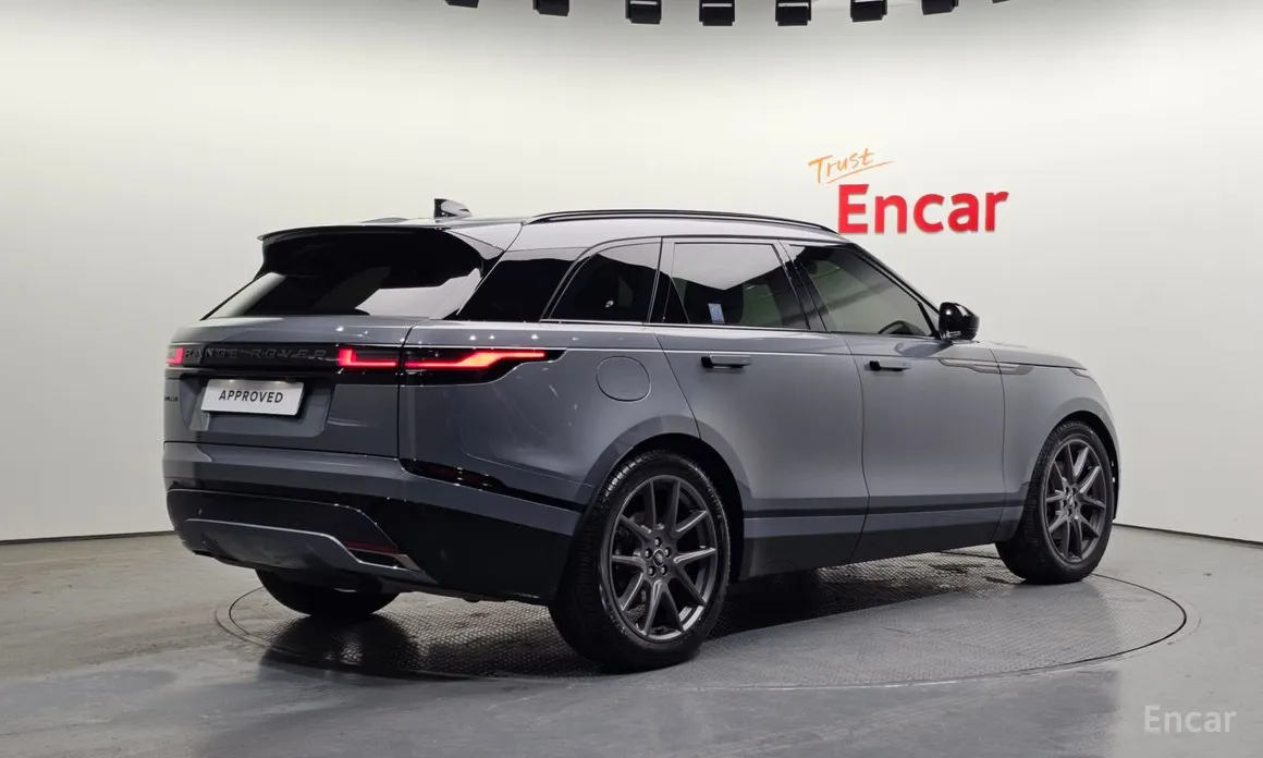 Фото 2 - Land Rover Range Rover Velar