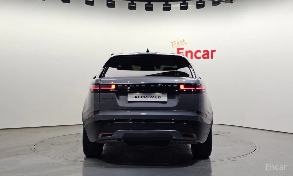 Фото 7 - Land Rover Range Rover Velar