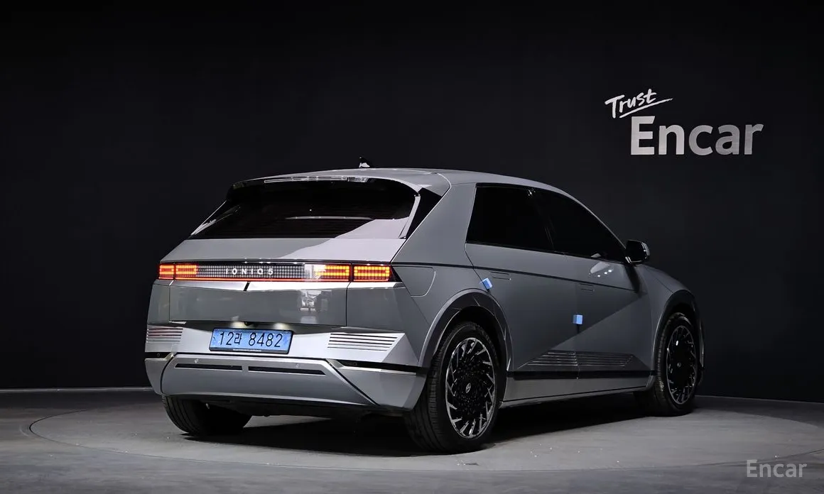 Фото 2 - Hyundai Ioniq 5