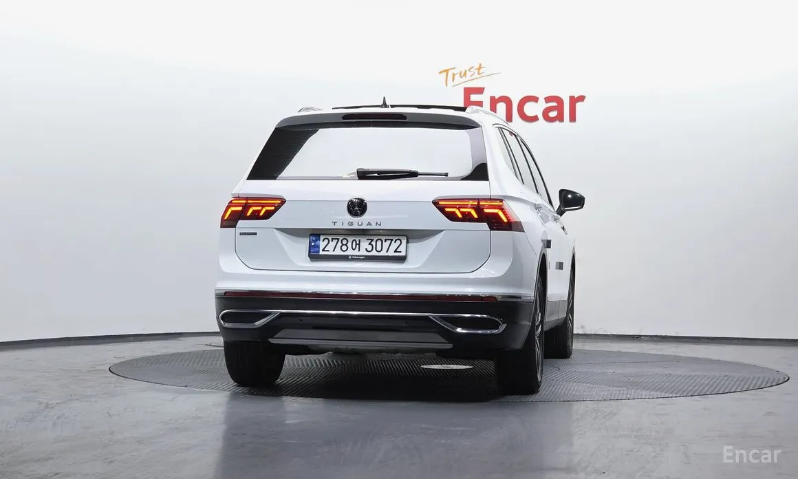 Фото 4 - Volkswagen Tiguan