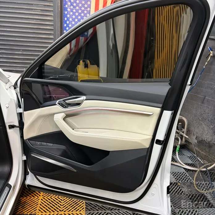 Фото 12 - Audi e-tron