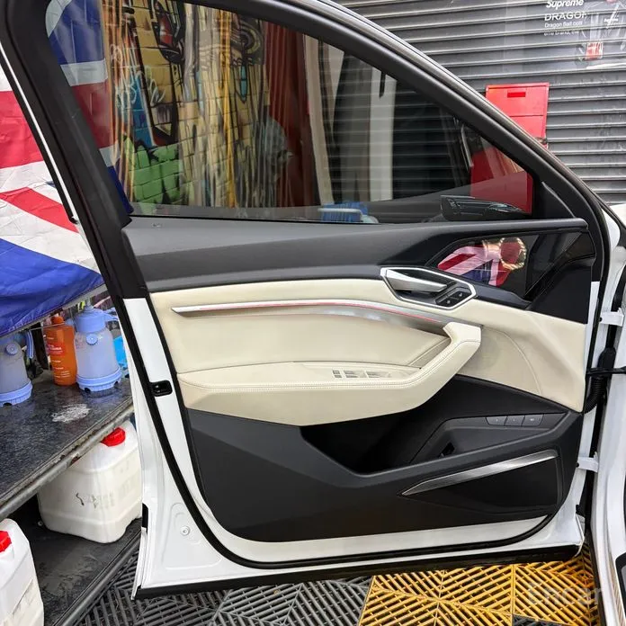 Фото 17 - Audi e-tron