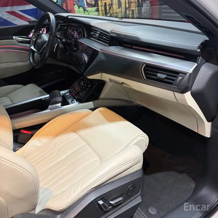 Фото 20 - Audi e-tron