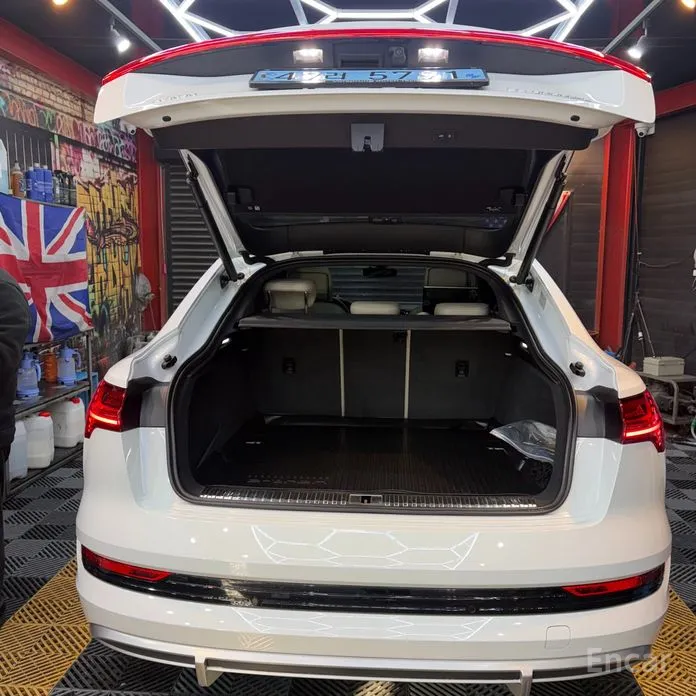 Фото 7 - Audi e-tron