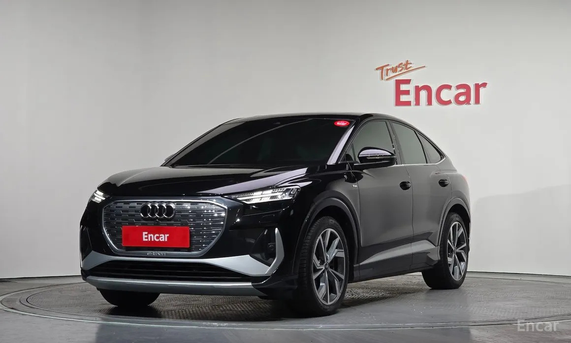 Фото 1 - Audi Q4 e-tron