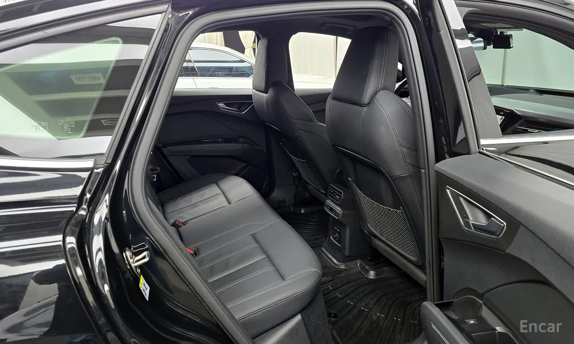 Фото 12 - Audi Q4 e-tron