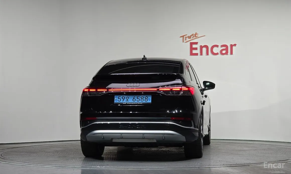 Фото 4 - Audi Q4 e-tron