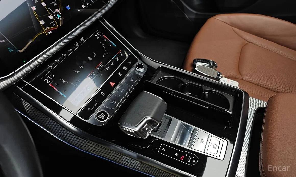 Фото 9 - Audi Q8