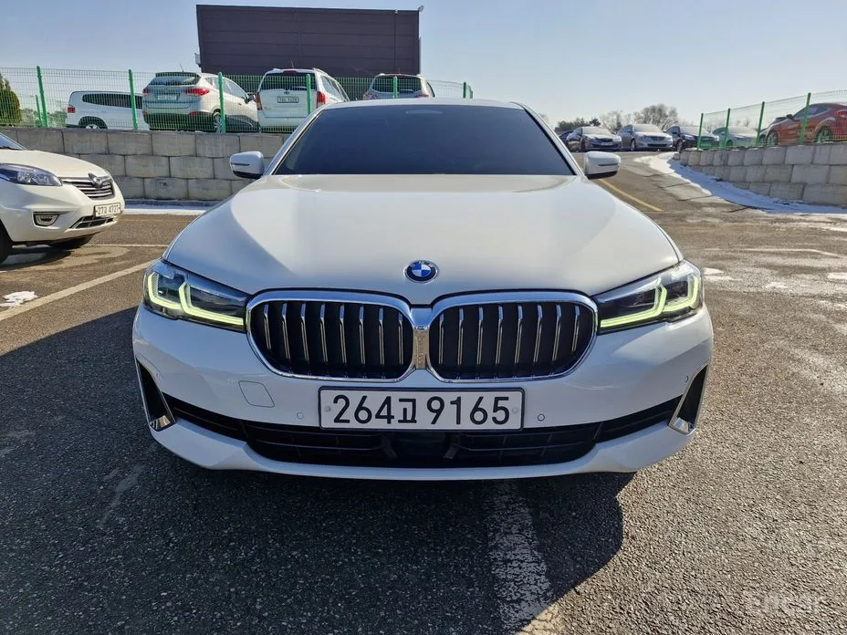 Photo 1 - BMW 5 Series