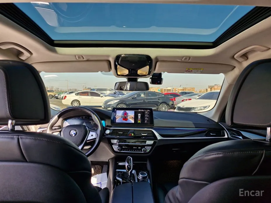 Photo 16 - BMW 5 Series