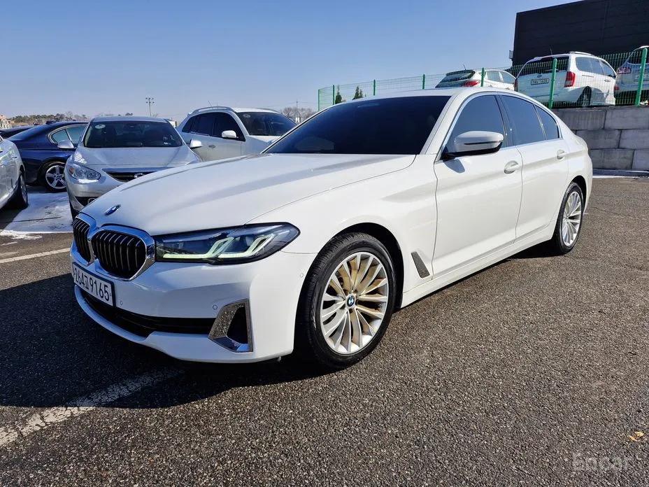 Photo 2 - BMW 5 Series