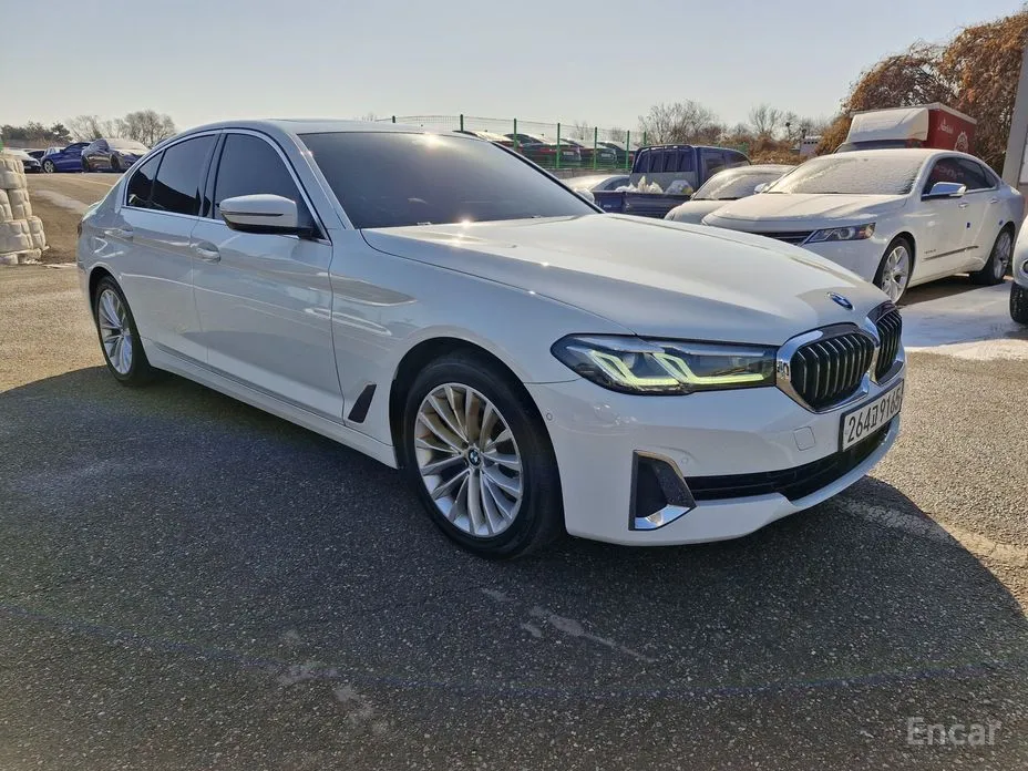 Photo 3 - BMW 5 Series