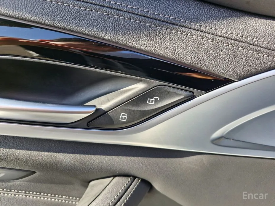 Photo 9 - BMW 5 Series