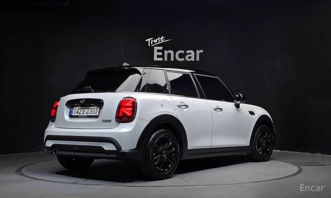 Фото 2 - Mini Cooper