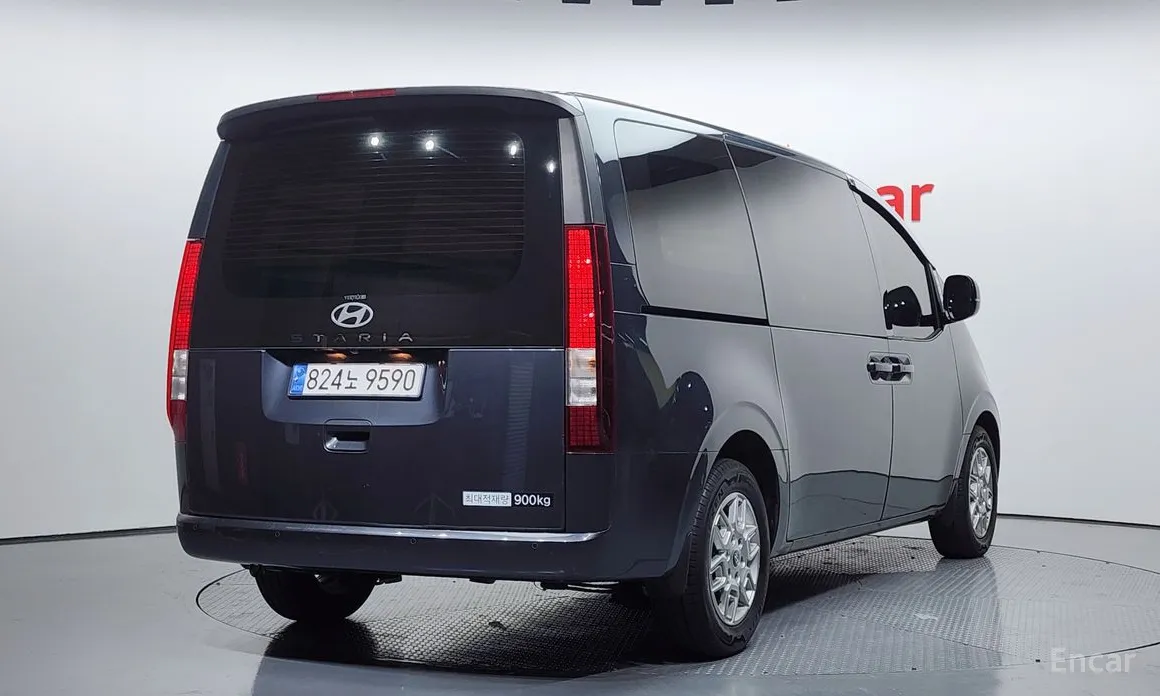 Фото 2 - Hyundai Staria