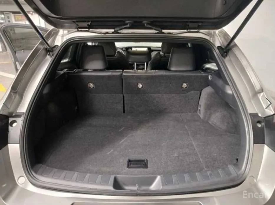 Фото 18 - Lexus UX