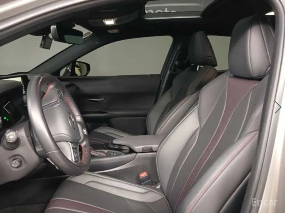 Фото 7 - Lexus UX