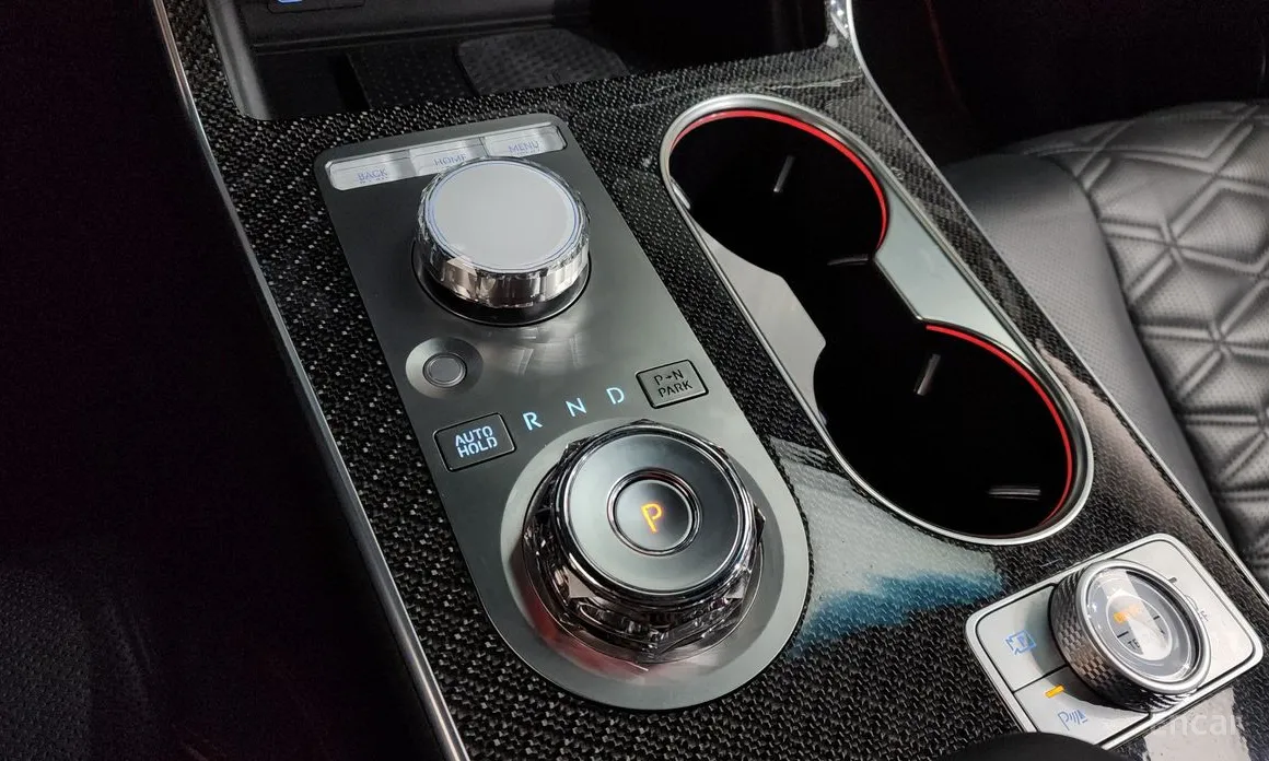 Фото 9 - Genesis GV80