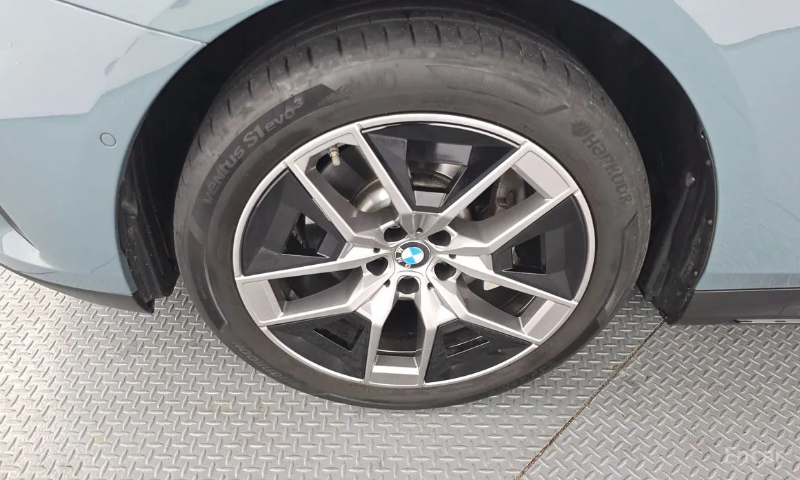 Фото 5 - BMW 5 Series