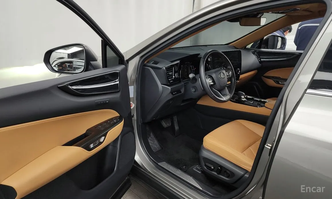 Фото 10 - Lexus NX