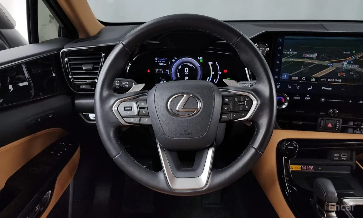 Фото 13 - Lexus NX