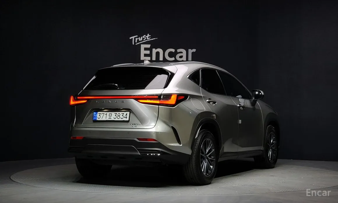 Фото 2 - Lexus NX