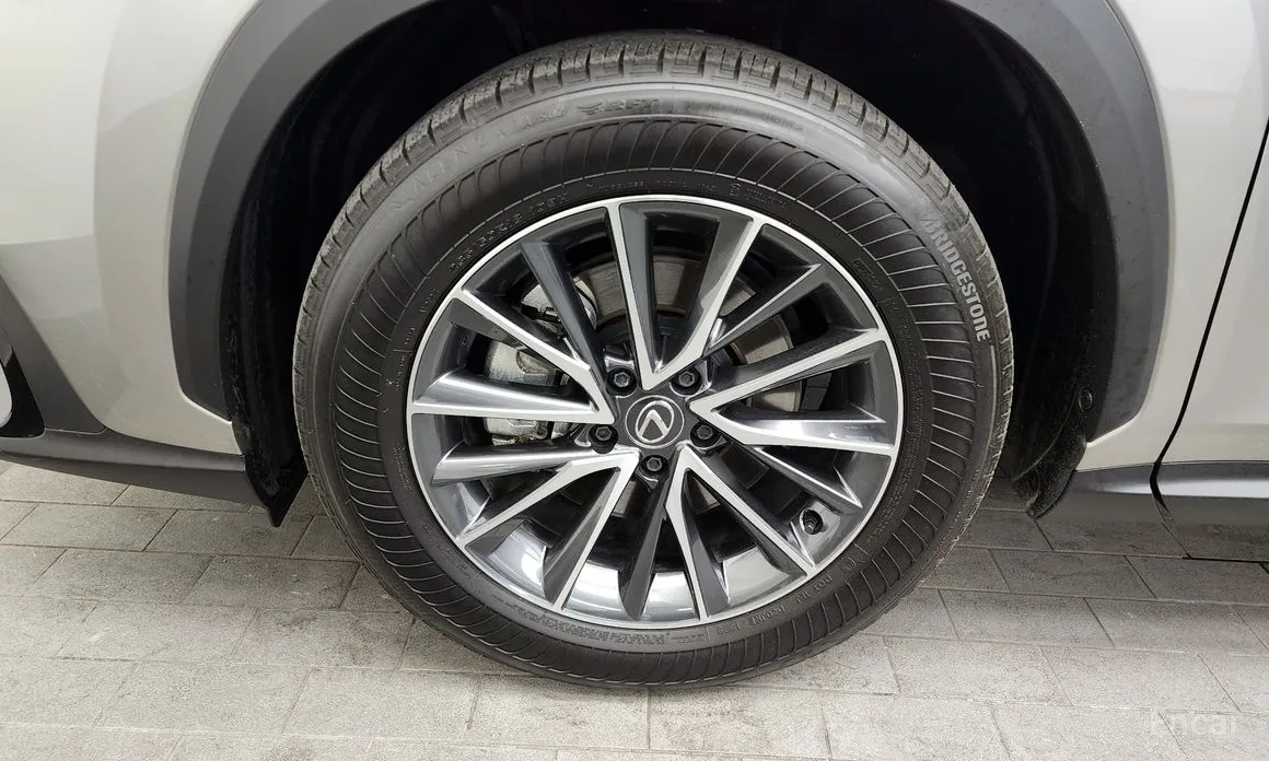 Фото 5 - Lexus NX