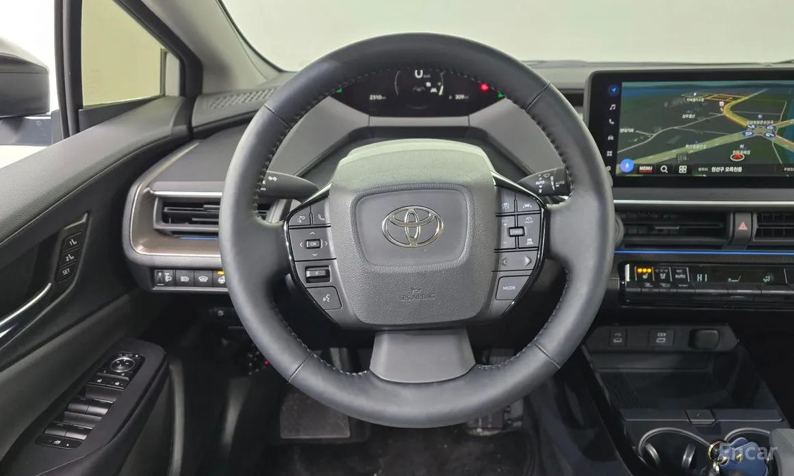 Фото 13 - Toyota Prius