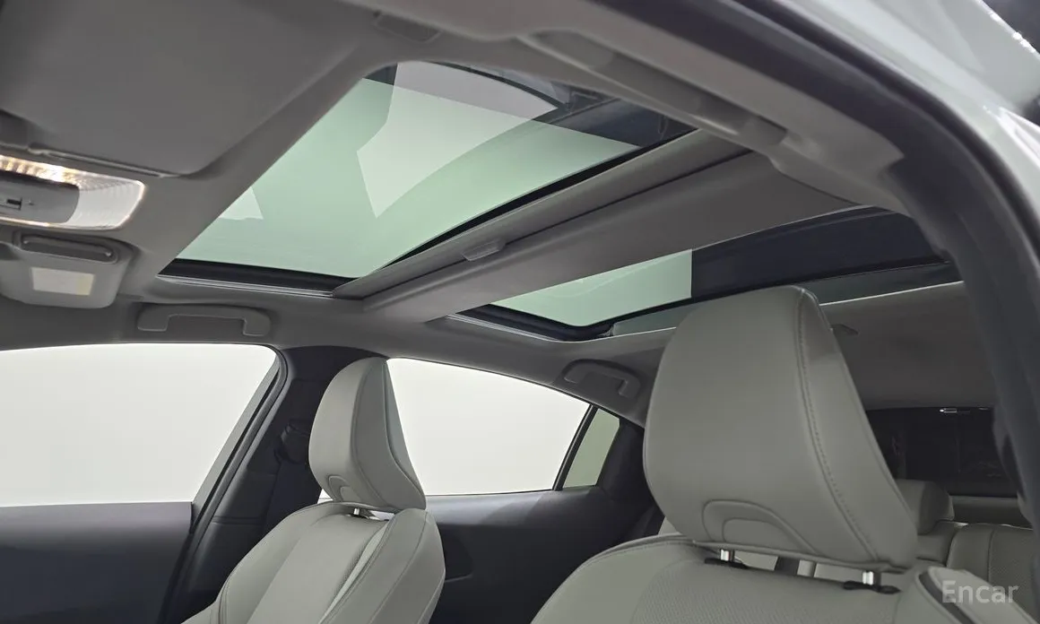 Фото 19 - Toyota Prius