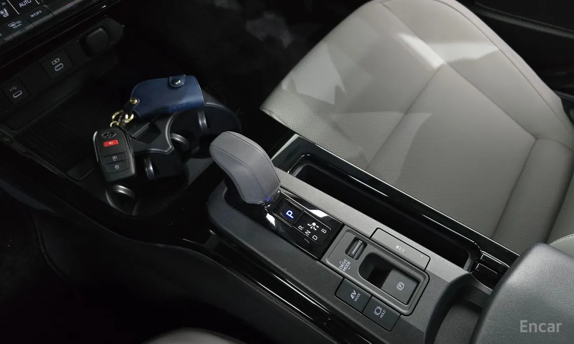 Фото 9 - Toyota Prius